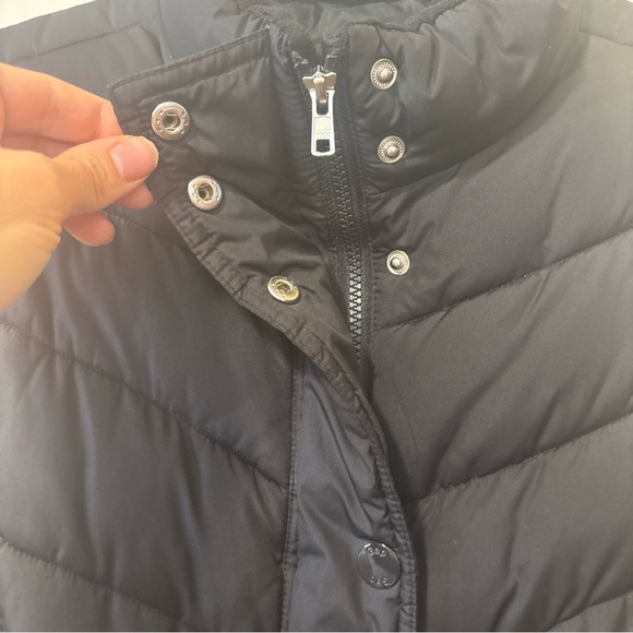 Gap Down Puffer Vest Black Full Zip Snap Button Pockets Insulated Size M - Picture 2 of 6